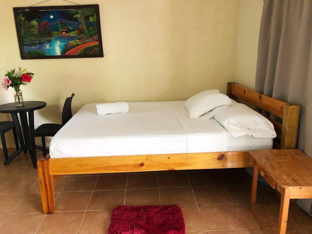 Sunshine Hotel ליטל קורן איילנד מראה חיצוני תמונה